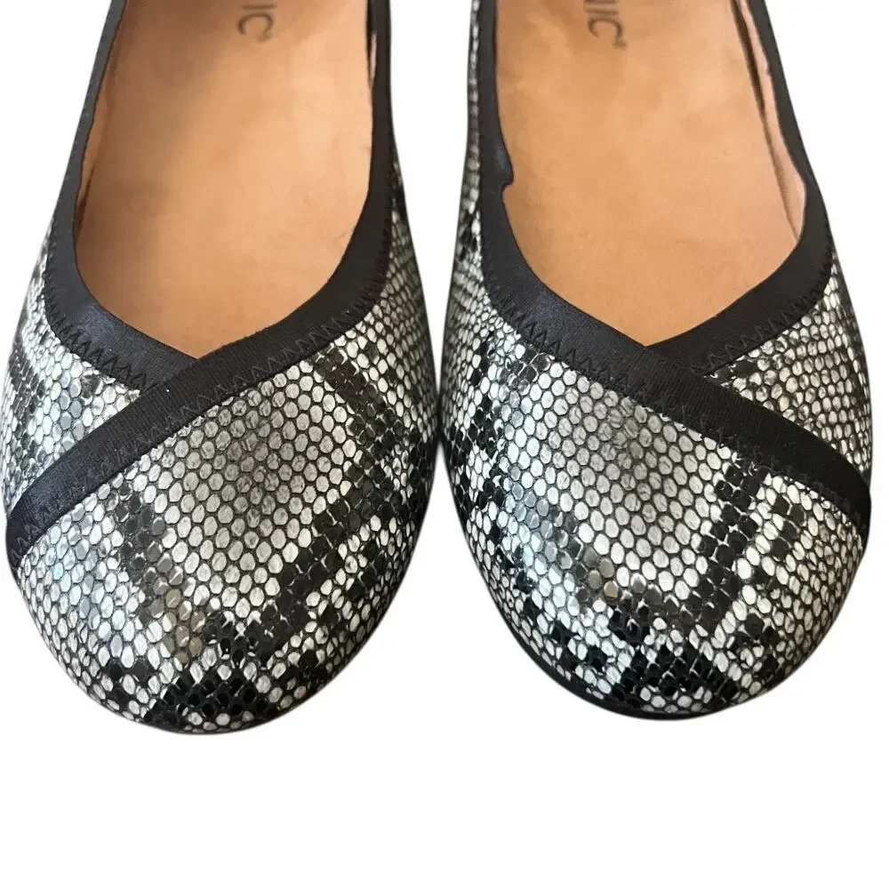 Vionic Caroll Leather Snake Print Slip On Flats Size 6.5